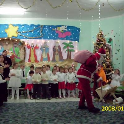 20 decembrie: Săbăoani: De la copii pentru copii