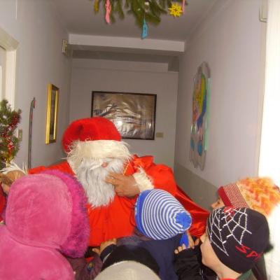 25 decembrie: Şcheia: Scrisoare de la Moş Crăciun