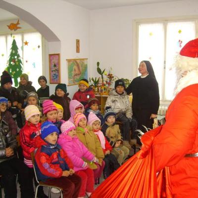 25 decembrie: Şcheia: Scrisoare de la Moş Crăciun