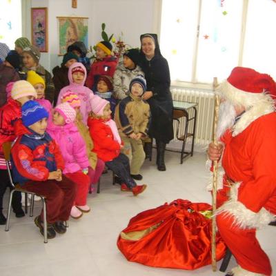 25 decembrie: Şcheia: Scrisoare de la Moş Crăciun