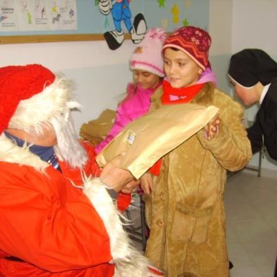 25 decembrie: Şcheia: Scrisoare de la Moş Crăciun