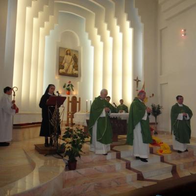 23 ianuarie: Iaşi: Liturghie de mulţumire pentru cei 15 ani ai prezenţei sorei Serena Ciserani în România