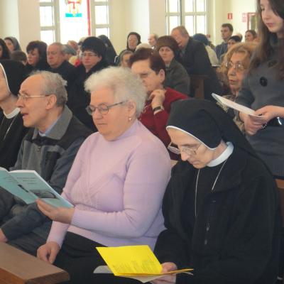 23 ianuarie: Iaşi: Liturghie de mulţumire pentru cei 15 ani ai prezenţei sorei Serena Ciserani în România
