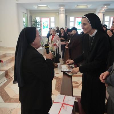 23 ianuarie: Iaşi: Liturghie de mulţumire pentru cei 15 ani ai prezenţei sorei Serena Ciserani în România