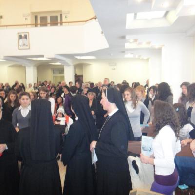 23 ianuarie: Iaşi: Liturghie de mulţumire pentru cei 15 ani ai prezenţei sorei Serena Ciserani în România