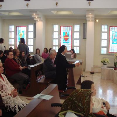 23 ianuarie: Iaşi: Liturghie de mulţumire pentru cei 15 ani ai prezenţei sorei Serena Ciserani în România