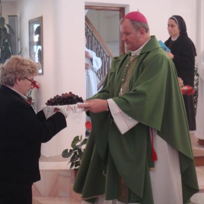 23 ianuarie: Iaşi: Liturghie de mulţumire pentru cei 15 ani ai prezenţei sorei Serena Ciserani în România