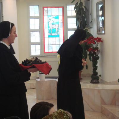 23 ianuarie: Iaşi: Liturghie de mulţumire pentru cei 15 ani ai prezenţei sorei Serena Ciserani în România