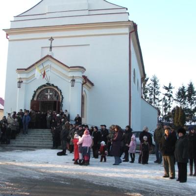 3 februarie: Siret: Vizita icoanei preasfintei Fecioare Maria de la Cacica. Ziua I