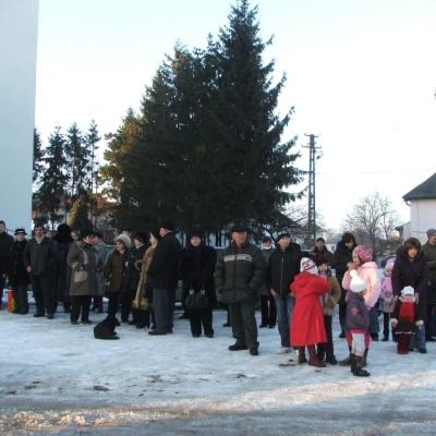 3 februarie: Siret: Vizita icoanei preasfintei Fecioare Maria de la Cacica. Ziua I