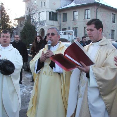 3 februarie: Siret: Vizita icoanei preasfintei Fecioare Maria de la Cacica. Ziua I