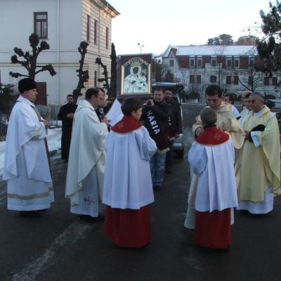 3 februarie: Siret: Vizita icoanei preasfintei Fecioare Maria de la Cacica. Ziua I