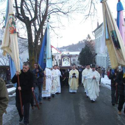 3 februarie: Siret: Vizita icoanei preasfintei Fecioare Maria de la Cacica. Ziua I