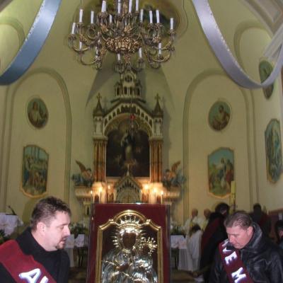 3 februarie: Siret: Vizita icoanei preasfintei Fecioare Maria de la Cacica. Ziua I
