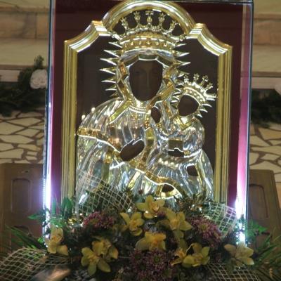 3 februarie: Siret: Vizita icoanei preasfintei Fecioare Maria de la Cacica. Ziua I