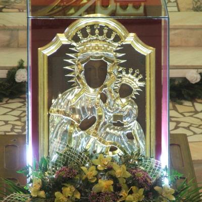 3 februarie: Siret: Vizita icoanei preasfintei Fecioare Maria de la Cacica. Ziua I