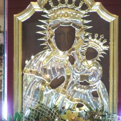 3 februarie: Siret: Vizita icoanei preasfintei Fecioare Maria de la Cacica. Ziua I