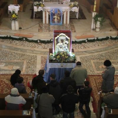3 februarie: Siret: Vizita icoanei preasfintei Fecioare Maria de la Cacica. Ziua I