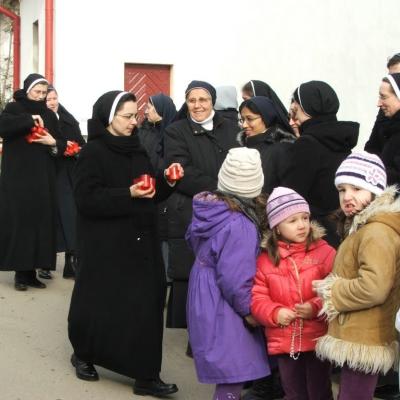 6 februarie: Siret: Întâlnirea persoanelor consacrate din zona Suceava şi ultima zi de prezenţă a icoanei de la Cacica