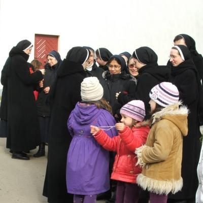6 februarie: Siret: Întâlnirea persoanelor consacrate din zona Suceava şi ultima zi de prezenţă a icoanei de la Cacica
