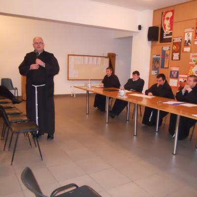 1 martie: Roman: Masa rotundă "Aspecte filosofico-teologice în gândirea franciscană"