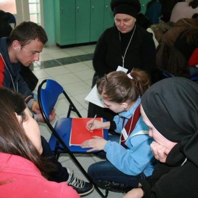 5 martie: Caritas: Cursuri de formare voluntari. Săbăoani