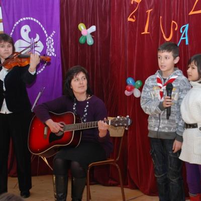 6 martie: Pildeşti: Ziua Mamei organizată de cercetaşi