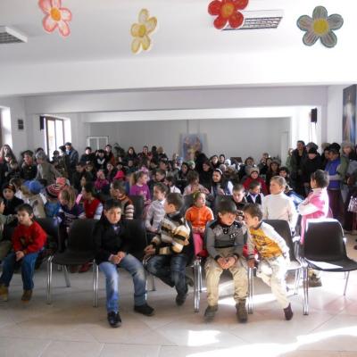 6 martie: Huşi ("Sf. Anton"): Mama, fiinţa cea mai iubită de copii
