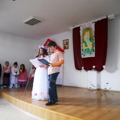6 martie: Huşi ("Sf. Anton"): Mama, fiinţa cea mai iubită de copii