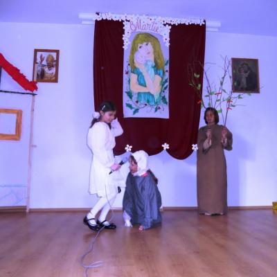 6 martie: Huşi ("Sf. Anton"): Mama, fiinţa cea mai iubită de copii