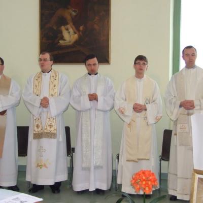 25 martie: Traian: Depunere de voturi în cadrul Institutului Diecezan "Slujitoarele lui Cristos, Marele Preot"
