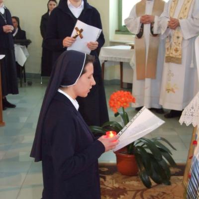 25 martie: Traian: Depunere de voturi în cadrul Institutului Diecezan "Slujitoarele lui Cristos, Marele Preot"