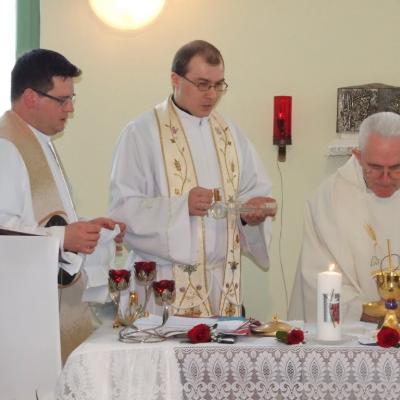 25 martie: Traian: Depunere de voturi în cadrul Institutului Diecezan "Slujitoarele lui Cristos, Marele Preot"