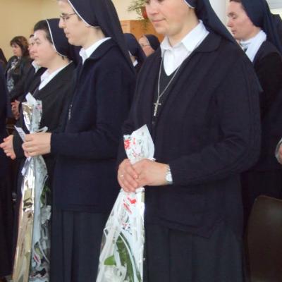 25 martie: Traian: Depunere de voturi în cadrul Institutului Diecezan "Slujitoarele lui Cristos, Marele Preot"