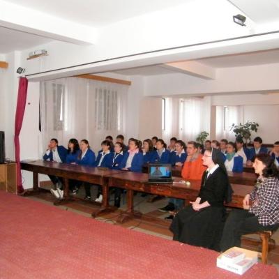 30 martie: Oneşti: Activităţi în timpul Postului Mare la Liceul Teologic "Fericitul Ieremia"