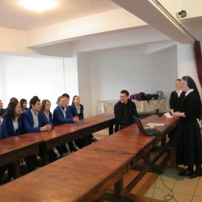 30 martie: Oneşti: Activităţi în timpul Postului Mare la Liceul Teologic "Fericitul Ieremia"