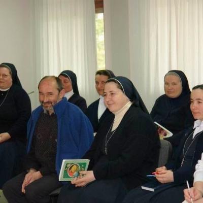 31 martie - 8 aprilie 2011 (Luncani) şi 1-9 mai 2011 (Gioseni): Curs de formare şi exerciţii spirituale pentru surori din cadrul Institutului Diecezan "Slujitoarele lui Cristos, Marele Preot"