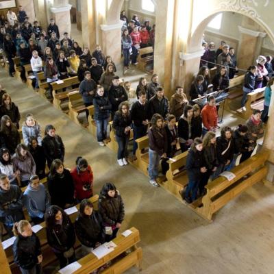 2 aprilie: Valea Mare: A patra întâlnire a tinerilor din Acţiunea Catolică, zona Bacău