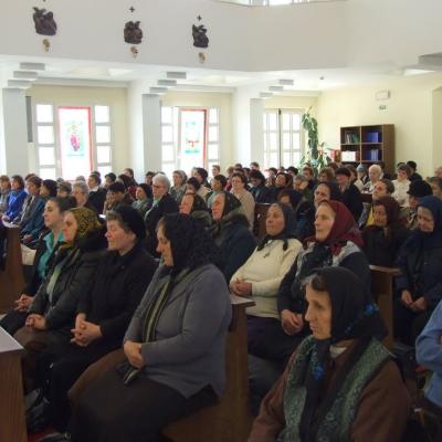 2 aprilie: Iaşi: Întâlnirea naţională de primavară a terezinelor din România