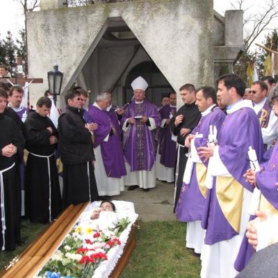 16 aprilie: Barticeşti: Funeraliile părintelui Iosif Blaj, OFMConv.