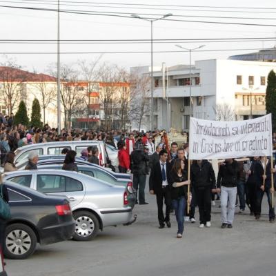 17 aprilie: Bacău: O procesiune specială de Florii