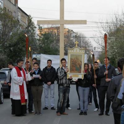 17 aprilie: Bacău: O procesiune specială de Florii