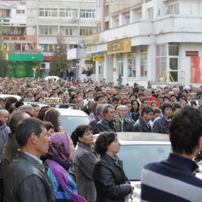 17 aprilie: Bacău: O procesiune specială de Florii