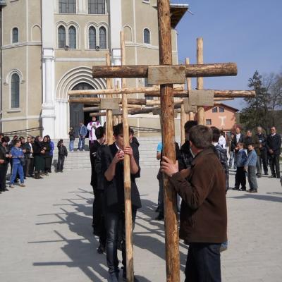 17 aprilie: Buruieneşti: Calea Sfintei Cruci a Familiilor pe străzile satului