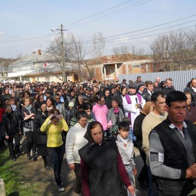 17 aprilie: Buruieneşti: Calea Sfintei Cruci a Familiilor pe străzile satului