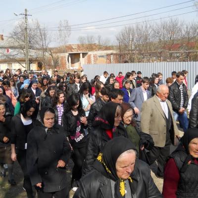 17 aprilie: Buruieneşti: Calea Sfintei Cruci a Familiilor pe străzile satului