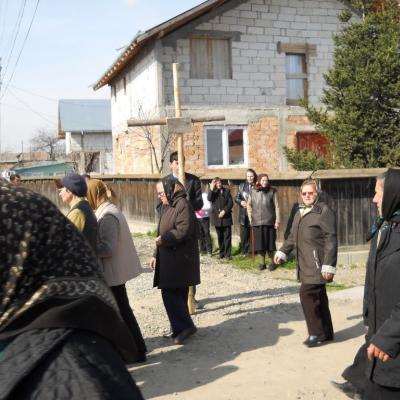 17 aprilie: Buruieneşti: Calea Sfintei Cruci a Familiilor pe străzile satului