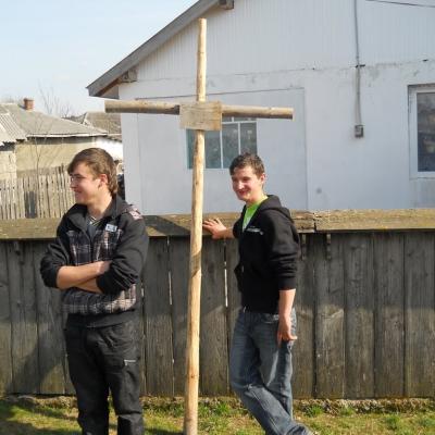 17 aprilie: Buruieneşti: Calea Sfintei Cruci a Familiilor pe străzile satului