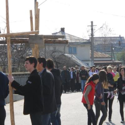 17 aprilie: Buruieneşti: Calea Sfintei Cruci a Familiilor pe străzile satului