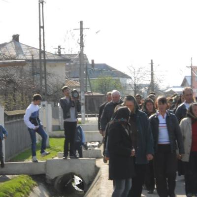 17 aprilie: Buruieneşti: Calea Sfintei Cruci a Familiilor pe străzile satului